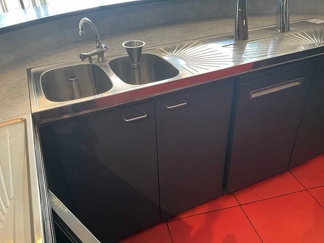 Tapinstallatie met spoelbak - afbeelding 6 van  10