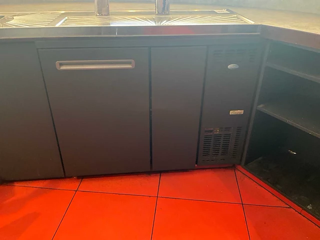 Tapinstallatie met spoelbak - afbeelding 8 van  10