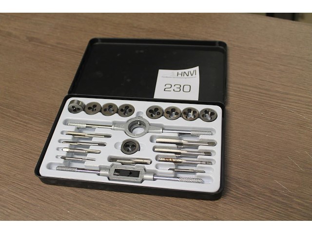 Tapset. - afbeelding 1 van  2