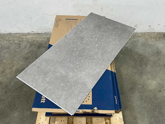 Tarkett - idc ultimate 55 - polished concrete steel - pvc vloer 20 m2 - afbeelding 1 van  4