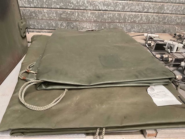 Tarpaulin (2x) - afbeelding 2 van  3