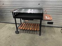 Tarrington house bratislava houtskool bbq - afbeelding 1 van  8