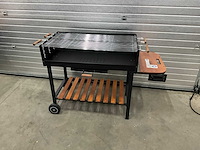 Tarrington house bratislava houtskool bbq - afbeelding 2 van  8