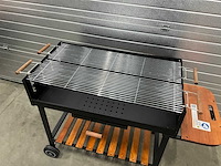 Tarrington house bratislava houtskool bbq - afbeelding 3 van  8