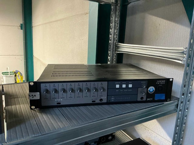 Tascam - various audio equipment - afbeelding 1 van  2