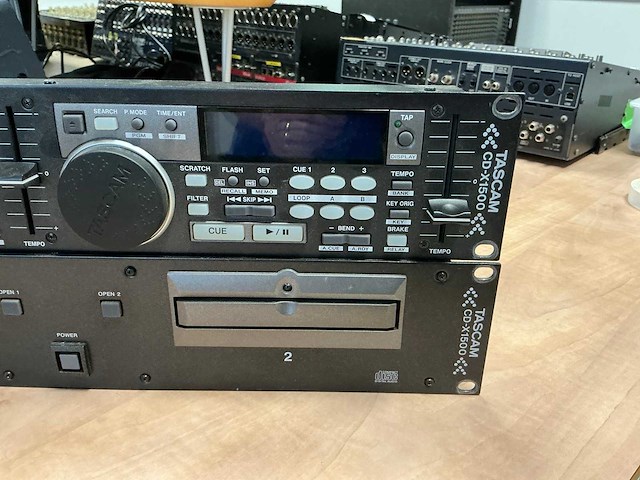 Tascam cdx1500 dubbele cd speler - afbeelding 4 van  5