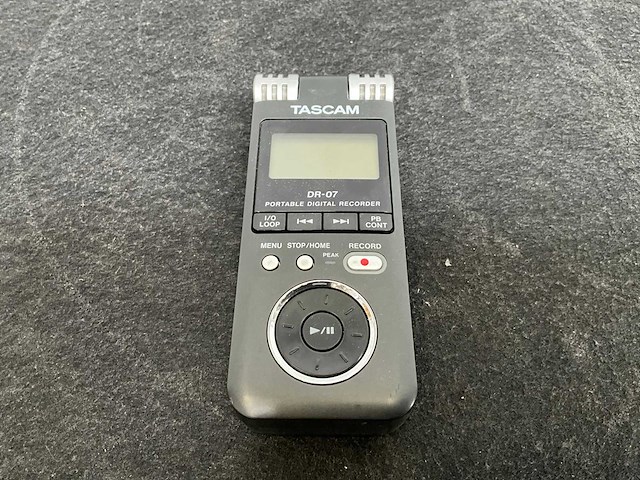 Tascam dr-07 draagbare digitale recorder - afbeelding 2 van  3