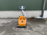 Taski - 350 - schrob-zuigmachine - afbeelding 2 van  6