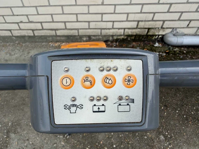 Taski - 350 - schrob-zuigmachine - afbeelding 6 van  6