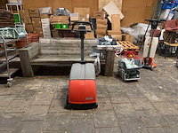 Taski - 355 - schrob-zuigmachine - afbeelding 4 van  5