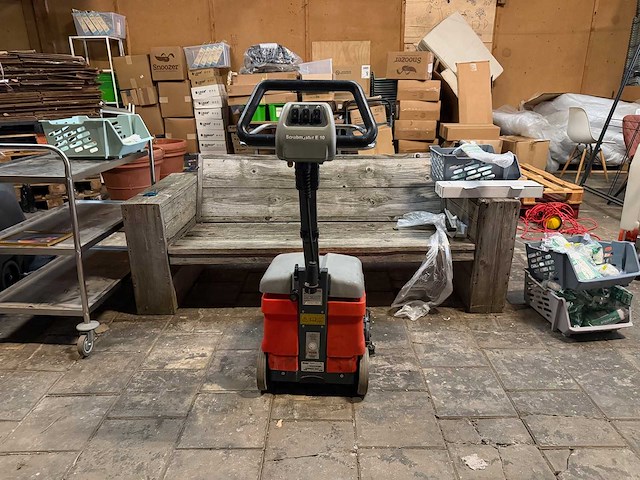 Taski - 355 - schrob-zuigmachine - afbeelding 3 van  5