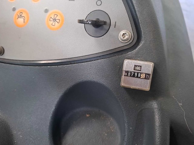 Taski - swingo 1350b - schrobzuigmachine - afbeelding 6 van  8