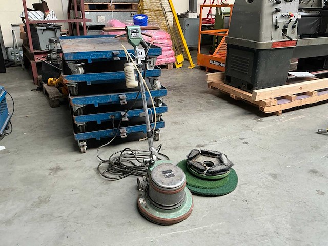 Taski 35a vloerreiniger / boenmachine - afbeelding 1 van  7