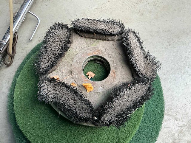 Taski 35a vloerreiniger / boenmachine - afbeelding 6 van  7