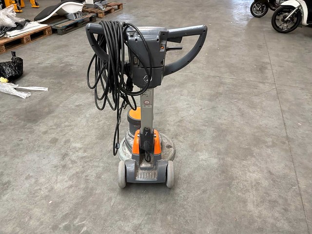Taski 400 vloerreiniger - afbeelding 4 van  4