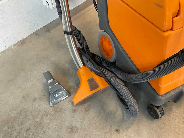 Taski aquamat 20 (aq20) tapijtreiniger - afbeelding 2 van  3