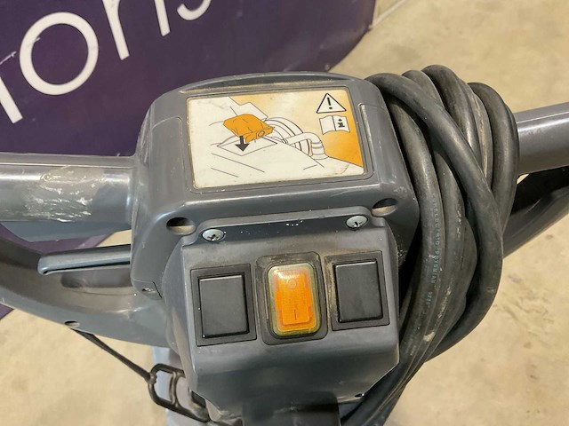 Taski ergodisc 2000 hsp vloerreiniger - afbeelding 5 van  6