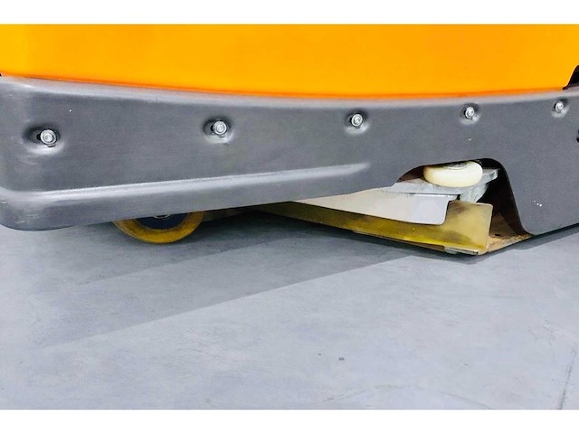 Taski swingbot 2000 robot zelfrijdend schrob-zuigmachine - afbeelding 2 van  10