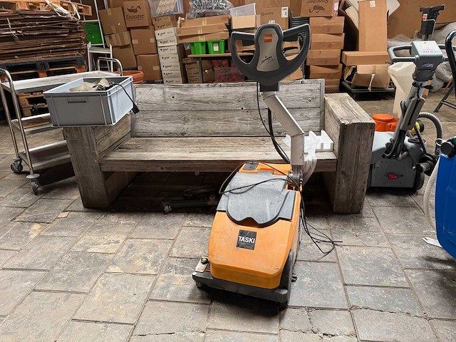 Taski swingo - 350 - schrob-zuigmachine - afbeelding 2 van  6