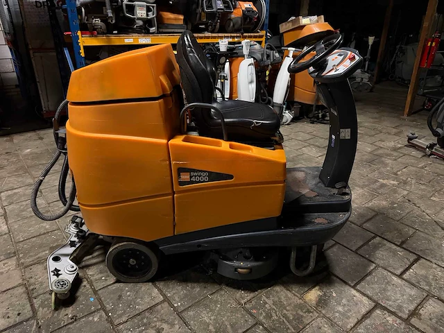 Taski swingo - 4000 - opzit schrob-zuigmachine - afbeelding 1 van  6