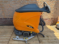 Taski swingo - 955 - zelfrijdende veegmachine - afbeelding 1 van  6
