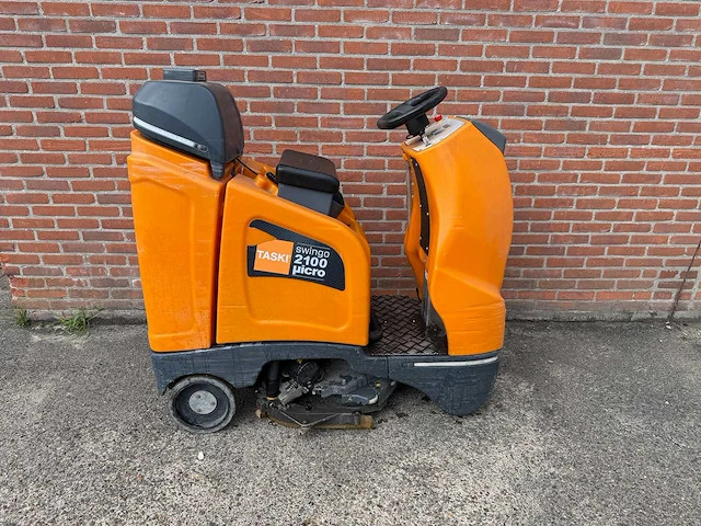 Taski swingo - swingo 2100 - zelfrijdende schrob-zuigmachine - afbeelding 2 van  7