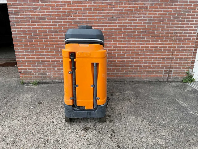 Taski swingo - swingo 2100 - zelfrijdende schrob-zuigmachine - afbeelding 4 van  7