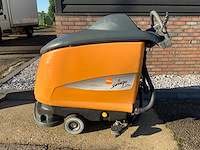 Taski swingo 1250b zelfrijdende schrobmachine met acculader - afbeelding 2 van  9