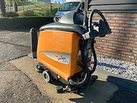 Taski swingo 1250b zelfrijdende schrobmachine met acculader - afbeelding 3 van  9