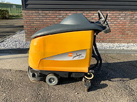 Taski swingo 1250b zelfrijdende schrobmachine met dubbele borstels - afbeelding 2 van  9