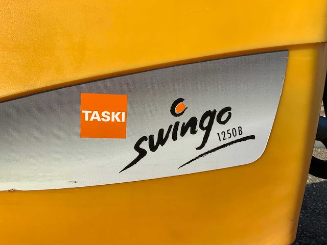 Taski swingo 1250b zelfrijdende schrobmachine met dubbele borstels - afbeelding 8 van  9