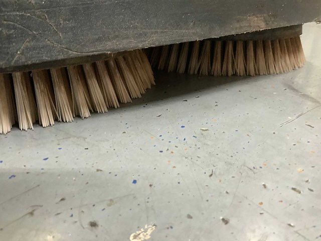 Taski swingo 1250b zelfrijdende veegmachine - afbeelding 11 van  12