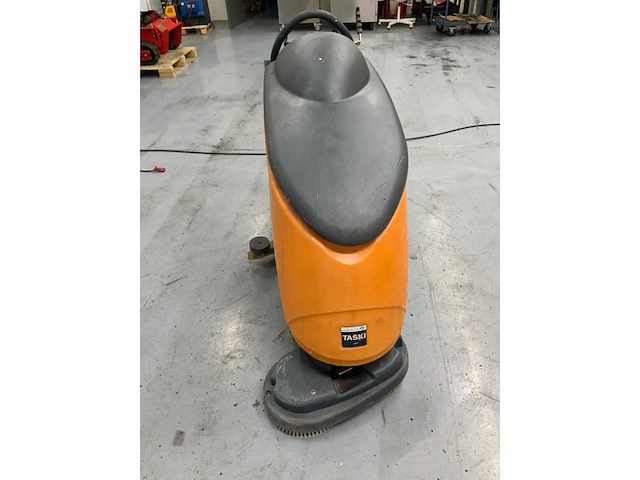 Taski swingo 1250b zelfrijdende veegmachine - afbeelding 5 van  12