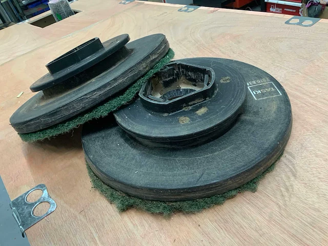 Taski swingo 1250b zelfrijdende veegmachine - afbeelding 2 van  12