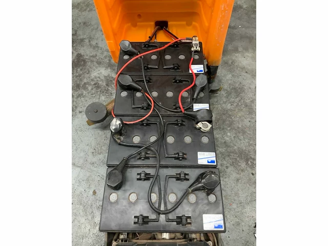 Taski swingo 1250b zelfrijdende veegmachine - afbeelding 9 van  12