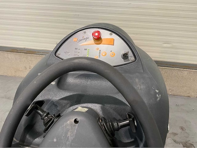 Taski swingo 1850 zelfrijdende schrobmachine interne lader - afbeelding 9 van  11