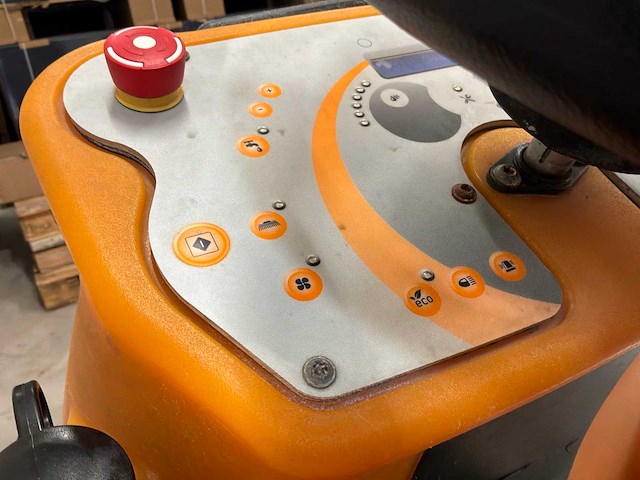 Taski swingo 2100 schrobzuigmachine - afbeelding 3 van  16