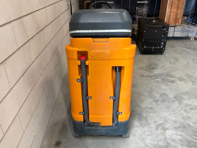 Taski swingo 2100 schrobzuigmachine - afbeelding 12 van  16