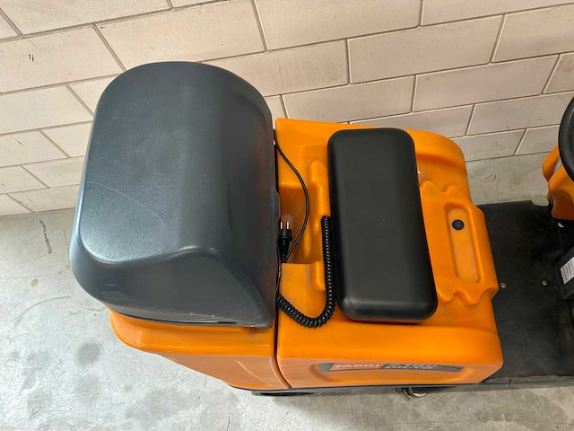 Taski swingo 2100 schrobzuigmachine - afbeelding 14 van  16