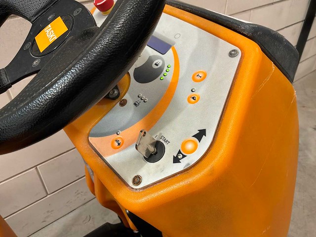 Taski swingo 2100 schrobzuigmachine - afbeelding 16 van  16