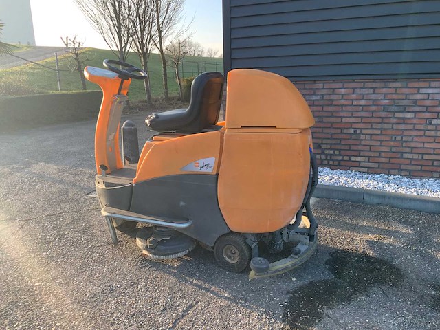 Taski swingo 3500 zelfrijdende opzitschrobmachine- meesturende achteras - zuigbreedte 108cm - afbeelding 3 van  8