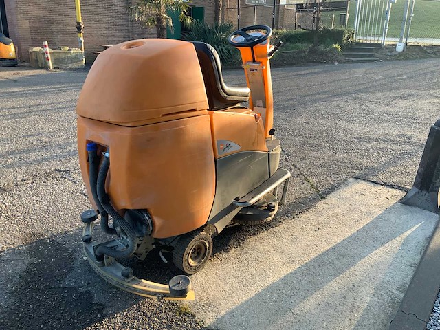 Taski swingo 3500 zelfrijdende opzitschrobmachine- meesturende achteras - zuigbreedte 108cm - afbeelding 6 van  8