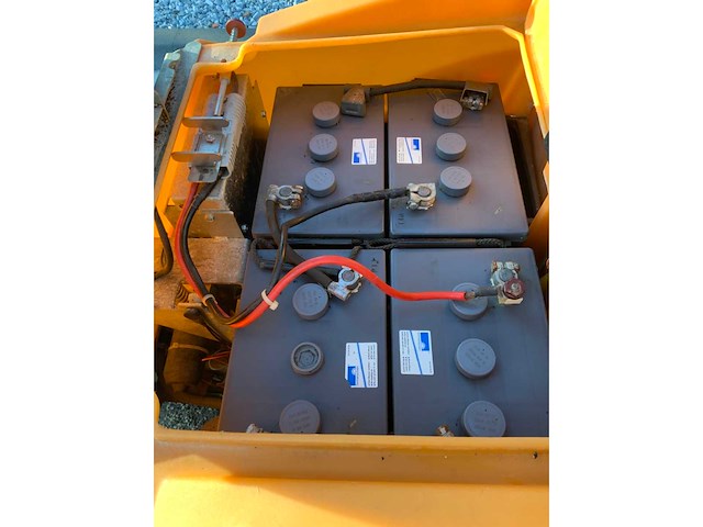 Taski swingo 3500 zelfrijdende opzitschrobmachine- meesturende achteras - zuigbreedte 108cm - afbeelding 8 van  8