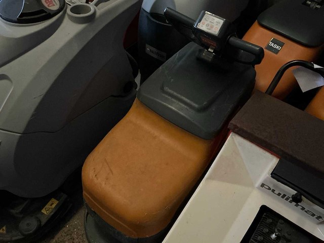 Taski swingo 455 zelfrijdende schrobmachine (10x) - afbeelding 1 van  12
