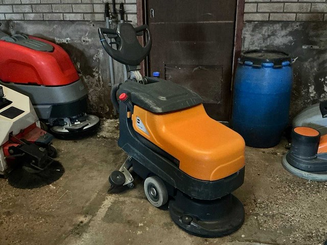 Taski swingo 455 zelfrijdende schrobmachine (10x) - afbeelding 5 van  12