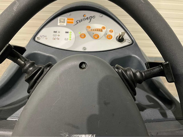 Taski swingo 755b zelfrijdende schrobmachine - afbeelding 5 van  6