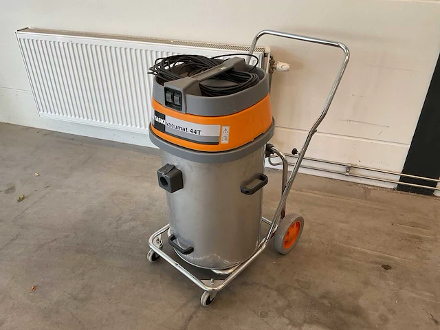 Taski vacumat 44t industriële stofzuiger - afbeelding 1 van  3