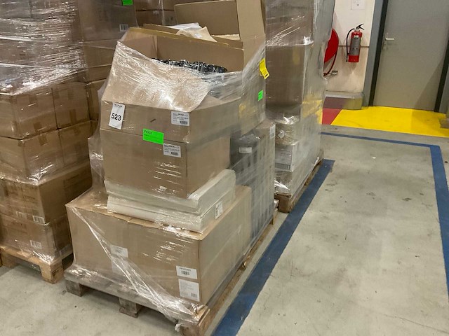 Tassen, krulling, inpakpapier - afbeelding 1 van  18