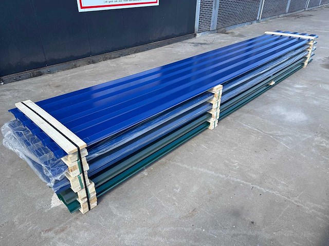 Tata steel (sab-profiel) - 98x kleurmix 35/1035 - damwandplaat / trapeziumplaat - roofing material - afbeelding 1 van  6