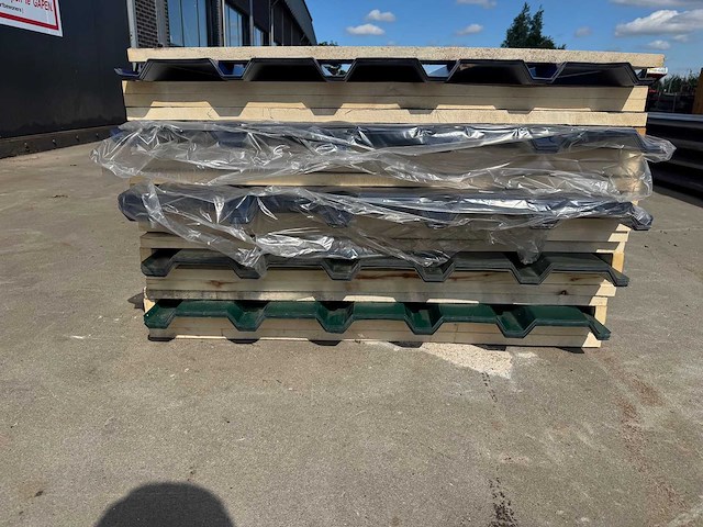 Tata steel (sab-profiel) - 98x kleurmix 35/1035 - damwandplaat / trapeziumplaat - roofing material - afbeelding 3 van  6